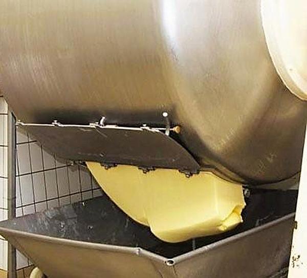 Beurre sortant de la baratte